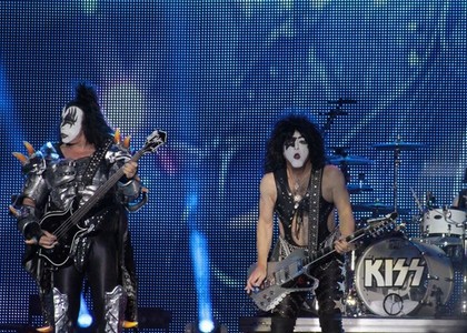 I Kiss comprano una squadra di football